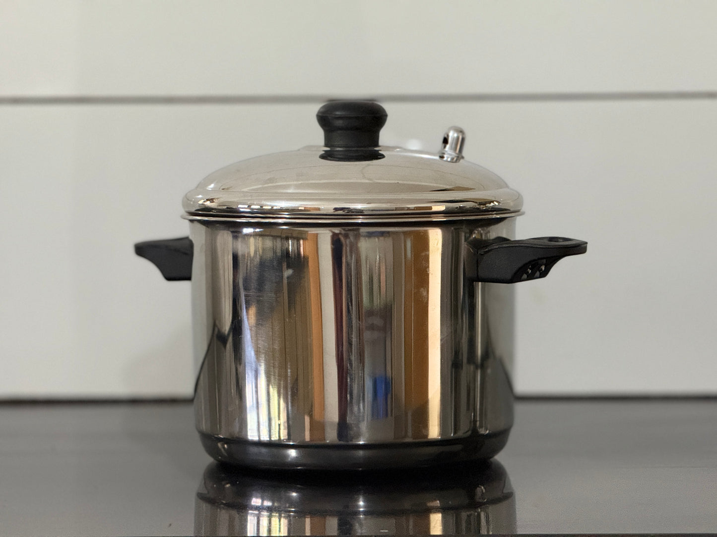 Stainless Steel Idiyappam steamer + 4 Plates Compatible with Induction and Gas Stove